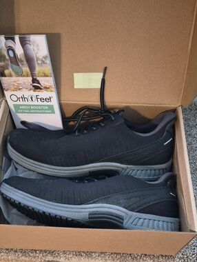 OrthoFeet 10.5 Wide Men’s Black Slip-In Sneaker Like New